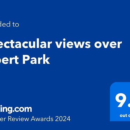 Spectacular Views Over Albert Park 멜번 외부 사진